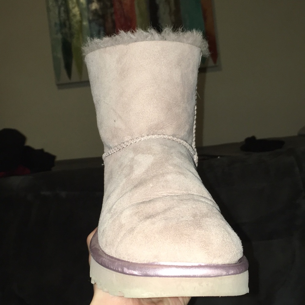 GORGEOUS ROSE GOLD UGGS - Picture 5 of 5